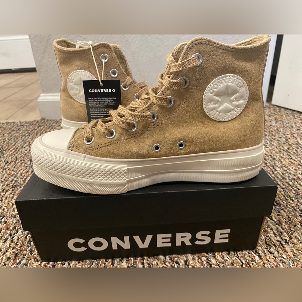 NWOT Converse High Top Platform Chunky/Platform /Tan  Suede Women's Sneakers